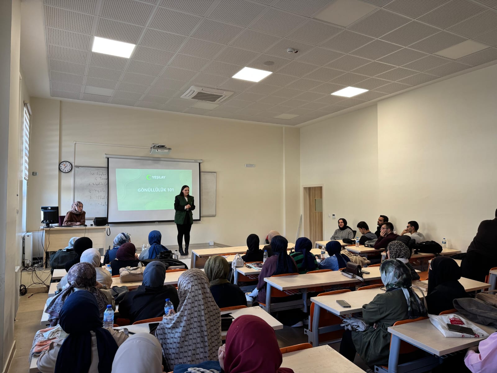 Fakültemizde “Yeşilay ve Gönüllülük” Konulu Seminer Düzenlendi
