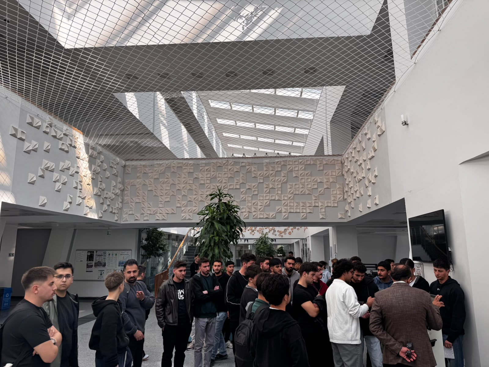 2r.jpeg 2r.jpeg