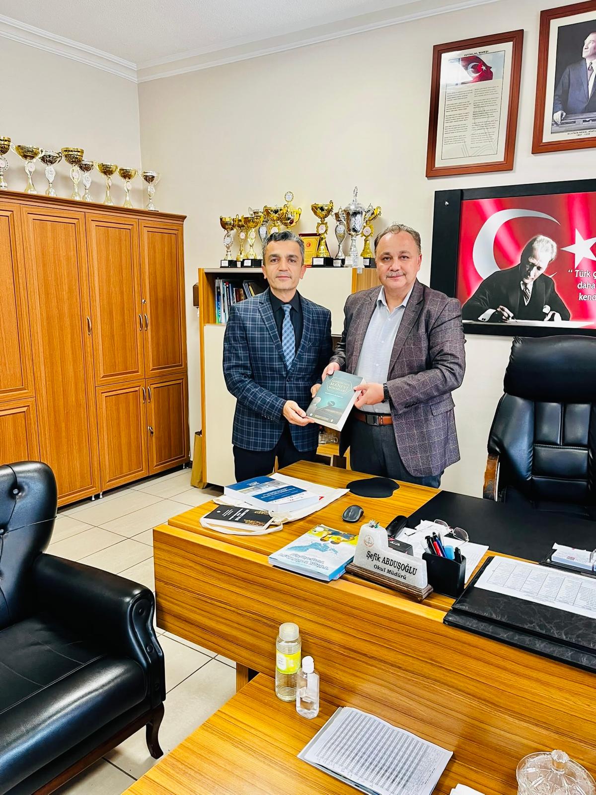 Türkiyat Enstitüsü'nden Mehmetçik Ortaokulu'nu Ziyaret